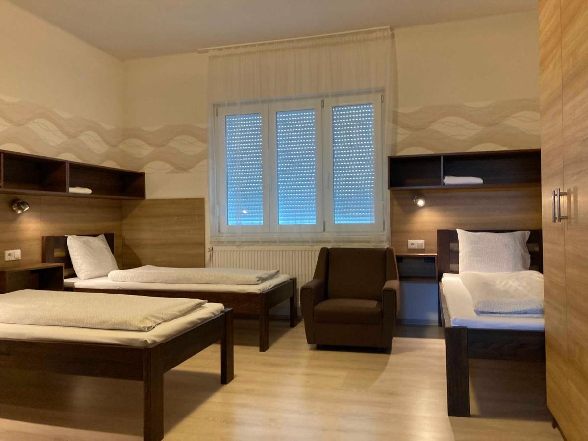 Toronyi Vendeghaz Hotel Екстериор снимка