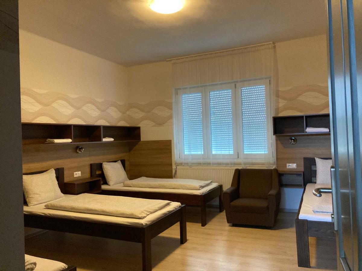 Toronyi Vendeghaz Hotel Екстериор снимка