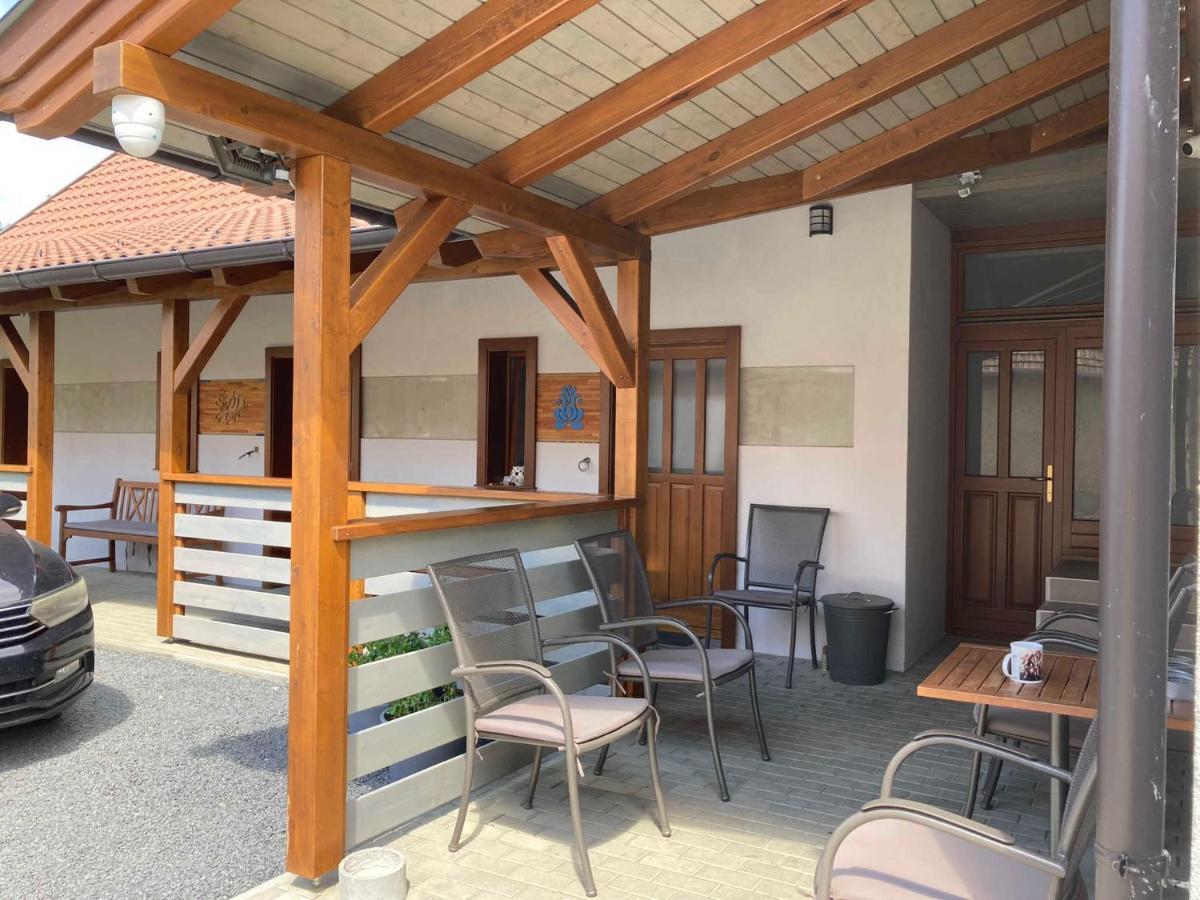 Toronyi Vendeghaz Hotel Екстериор снимка