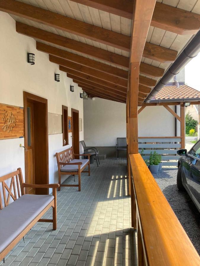 Toronyi Vendeghaz Hotel Екстериор снимка