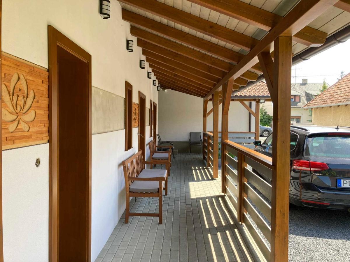 Toronyi Vendeghaz Hotel Екстериор снимка