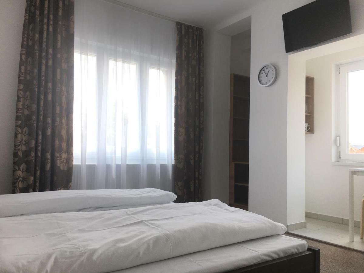 Toronyi Vendeghaz Hotel Екстериор снимка