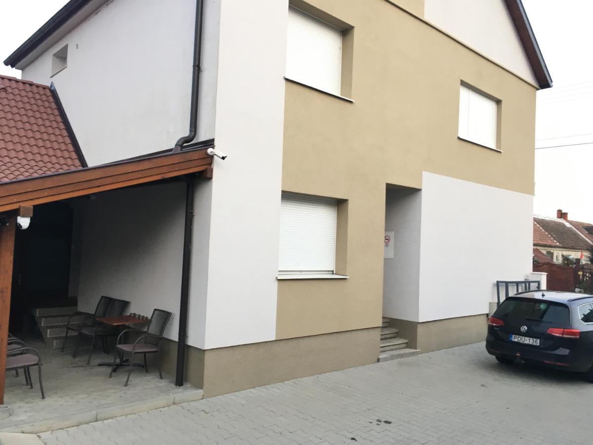 Toronyi Vendeghaz Hotel Екстериор снимка