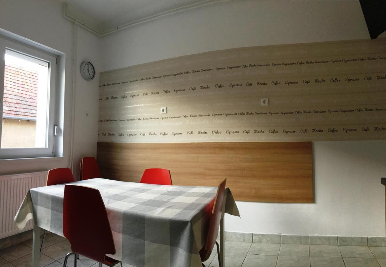 Toronyi Vendeghaz Hotel Екстериор снимка